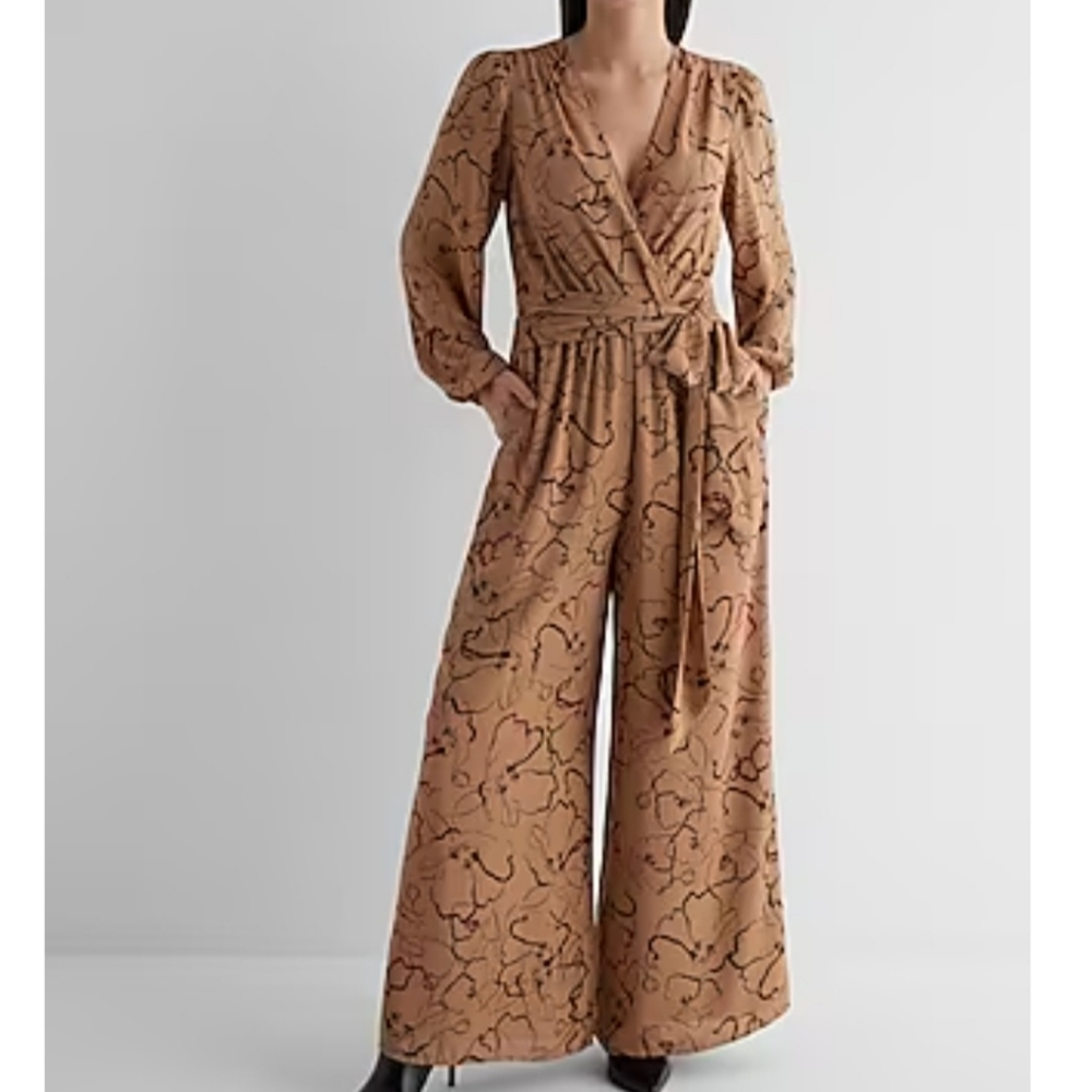NWT Express Printed V-Neck tie waist wide leg jumpsuit, size XS
